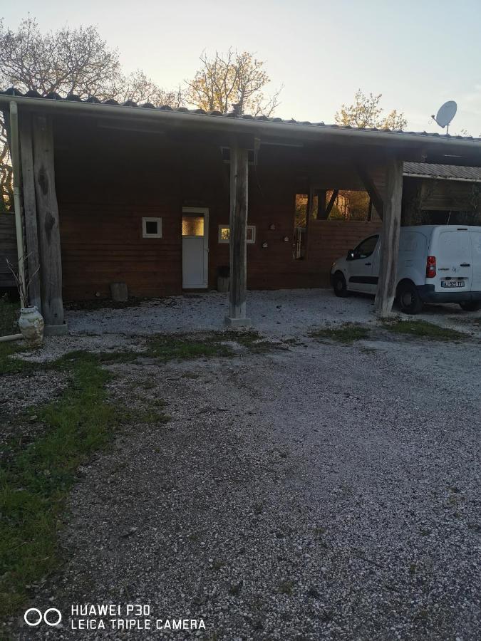 Gite Esprit Cabane Avec Spa Privatif Brassac  Luaran gambar